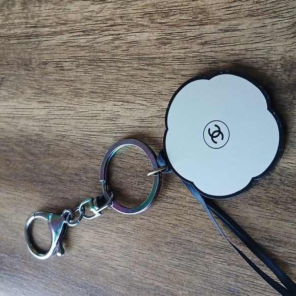 CHANEL Bag Charm/Keychain - Picture 2 of 4